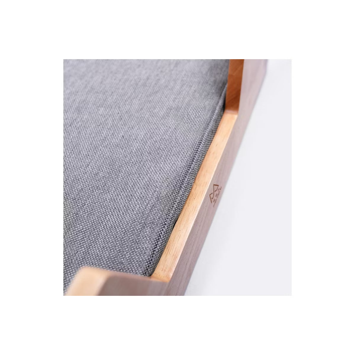Solid Wood & Bamboo Cat Bed – Modern Elevated Cat Bed