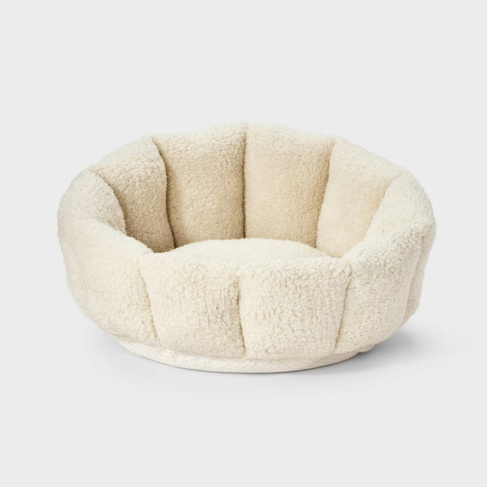 Soft round cat bed