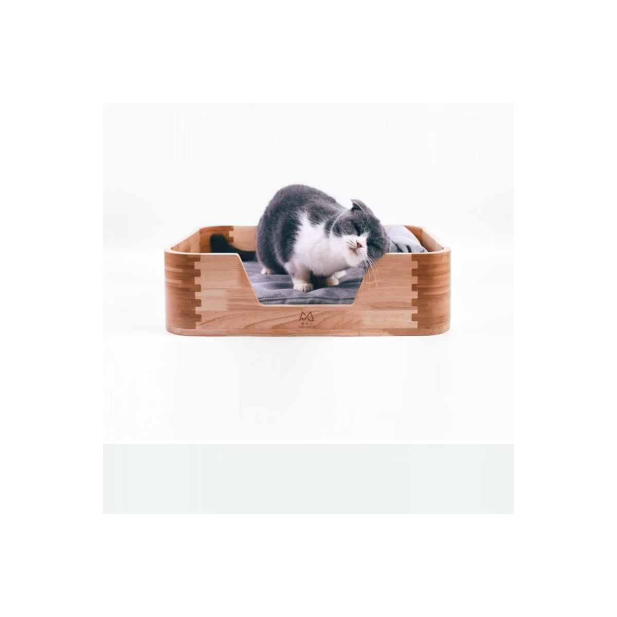 Solid Wood & Bamboo Cat Bed – Modern Elevated Cat Bed